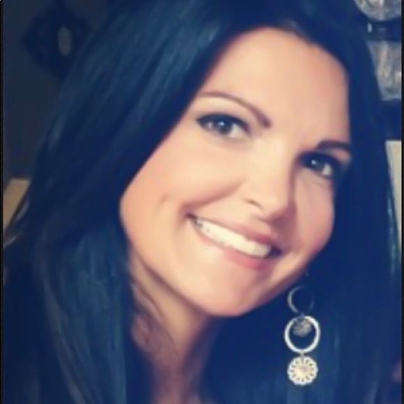 Meet your Posher, Michelle - Picture 1 of 1